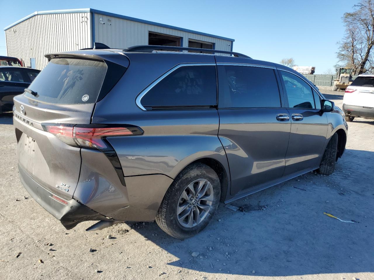2022 TOYOTA SIENNA XLE VIN:5TDJSKFC2NS057851
