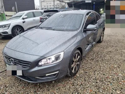 2018 Volvo S60 YV1FS79B0J2466713 VIN:YV1FS79B0J2466713