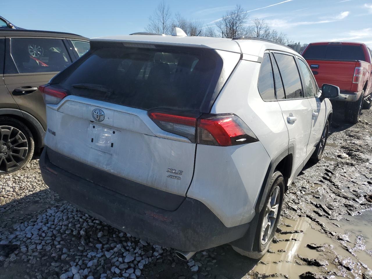 2024 TOYOTA RAV4 XLE VIN:2T3P1RFV0RW423057