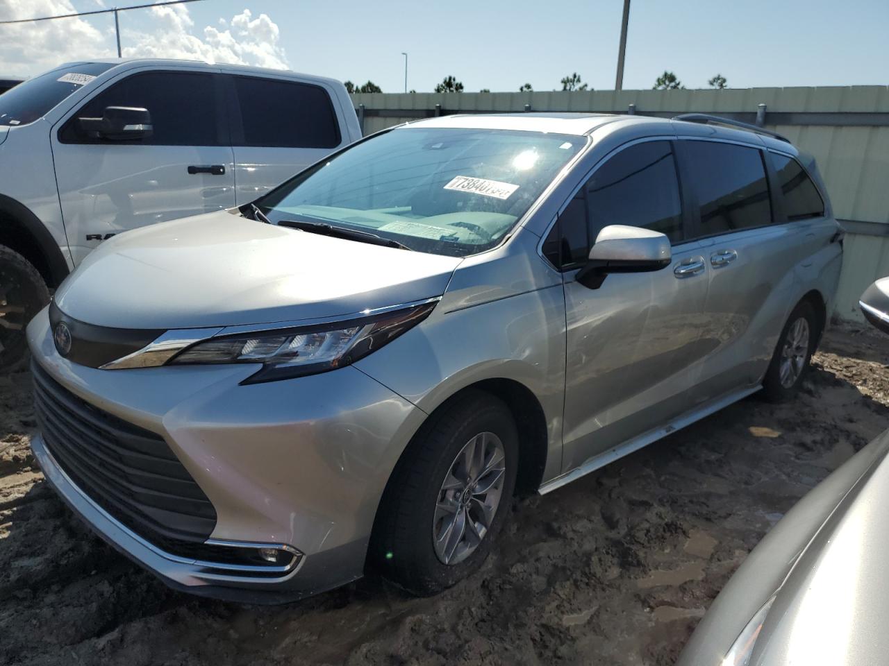 2022 TOYOTA SIENNA XLE VIN:5TDYSKFC4NS043027