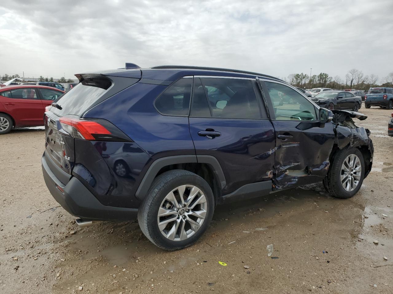 2022 TOYOTA RAV4 XLE PREMIUM VIN:2T3C1RFV5NW217919