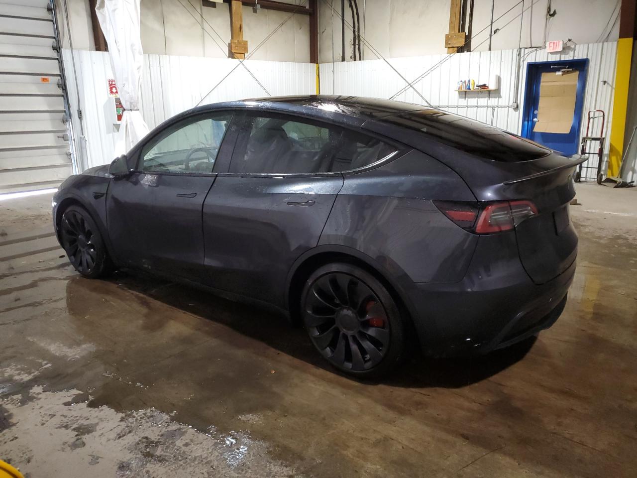 2024 TESLA MODEL Y  VIN:7SAYGDEF9RA281040