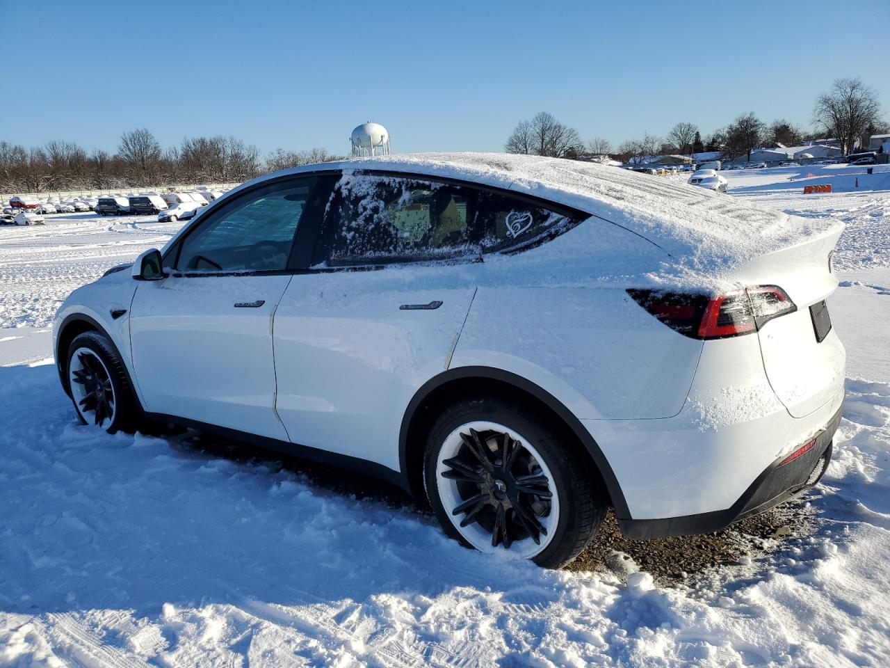 2024 TESLA MODEL Y  VIN:7SAYGDEE2RA258917