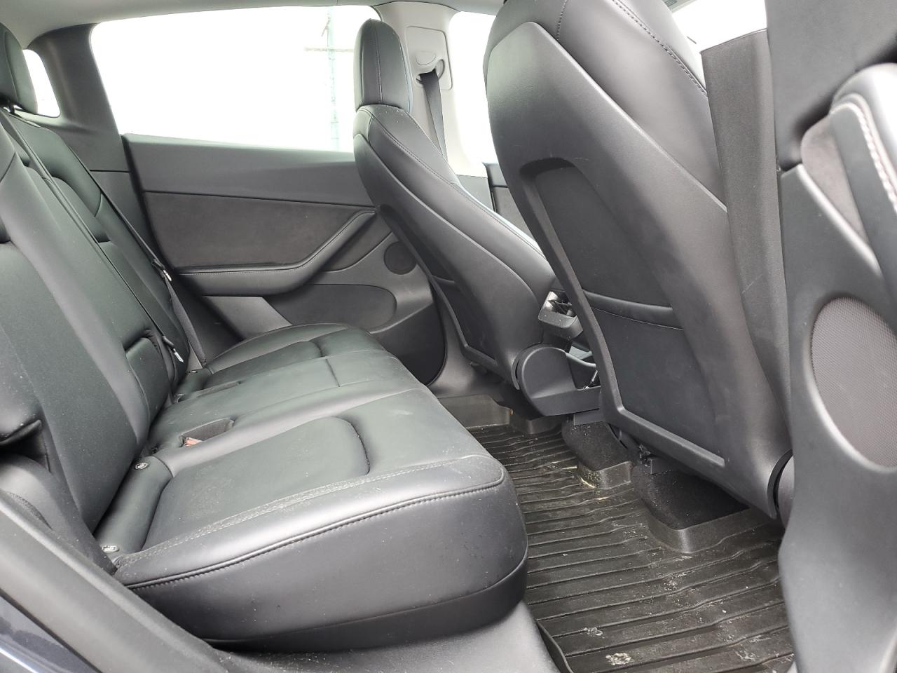 2022 TESLA MODEL Y  VIN:7SAYGDEF5NF376840