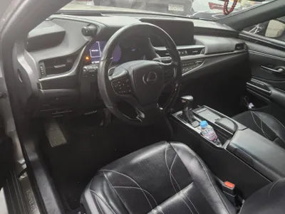 2020 Lexus ES 300 VIN: