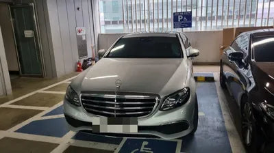 2017 Mercedes-Benz E 300 VIN: