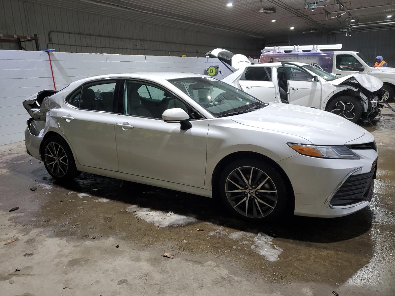 2022 TOYOTA CAMRY XLE VIN:4T1F11BK3NU069031