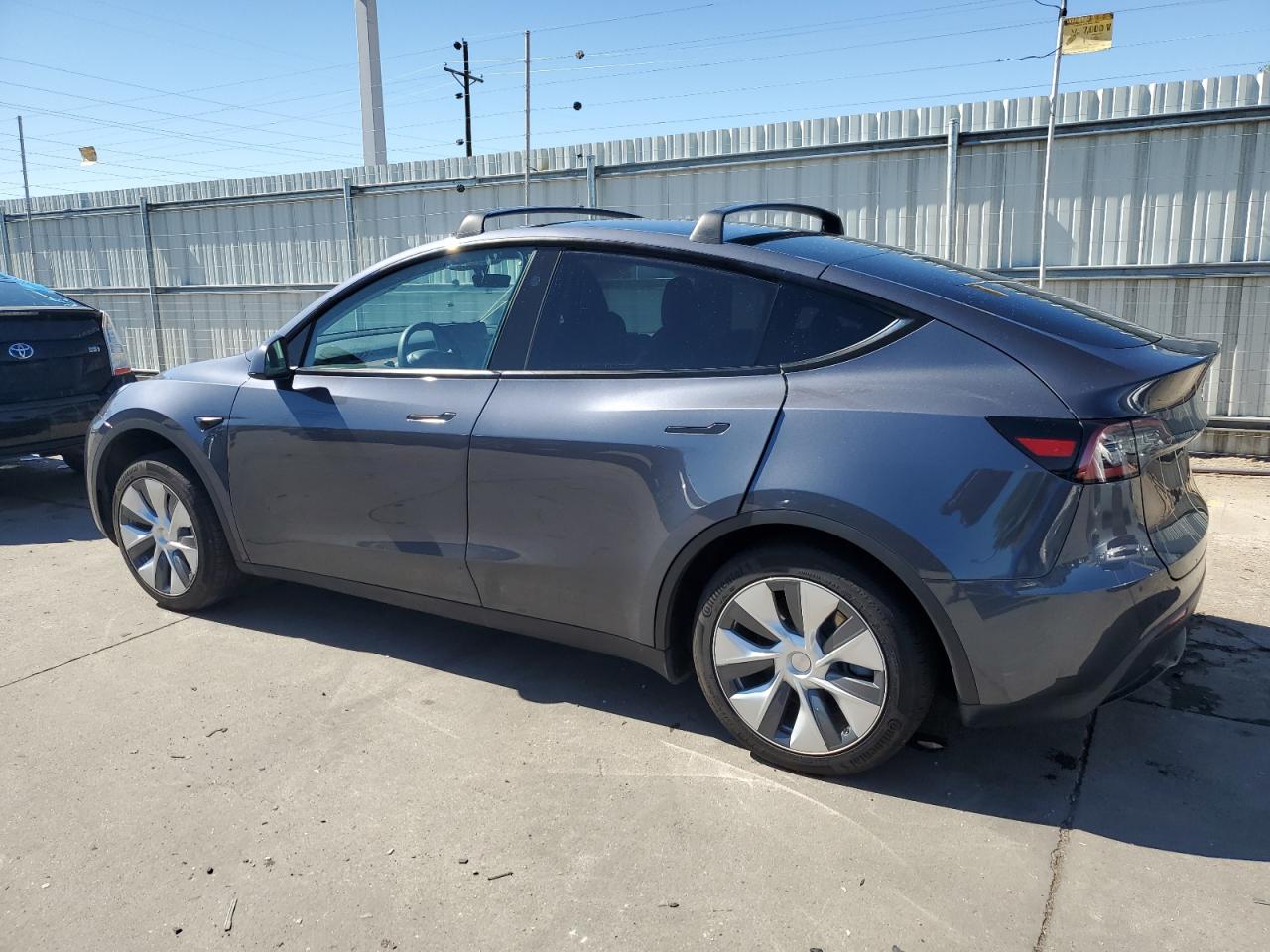 2023 TESLA MODEL Y  VIN:7SAYGDEE7PF856100