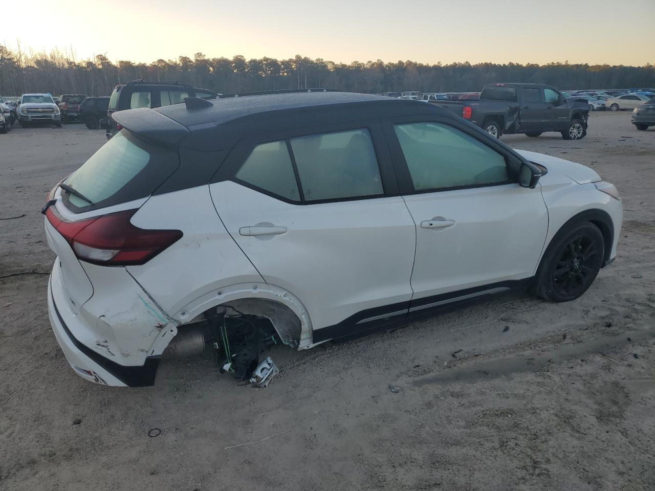 2023 NISSAN KICKS SR VIN:3N1CP5DV4PL537613