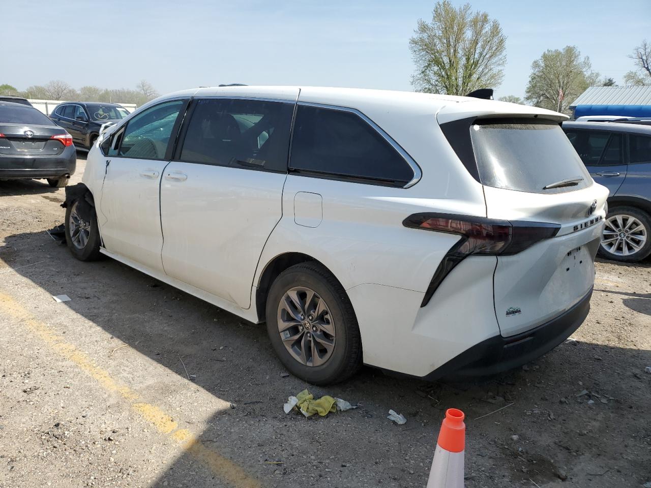 2024 TOYOTA SIENNA LE VIN:5TDKRKECXRS190669