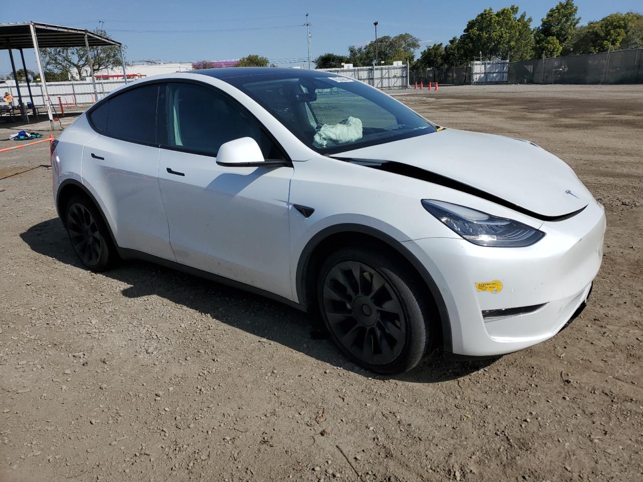 2022 TESLA MODEL Y  VIN:7SAYGDEE2NF411468