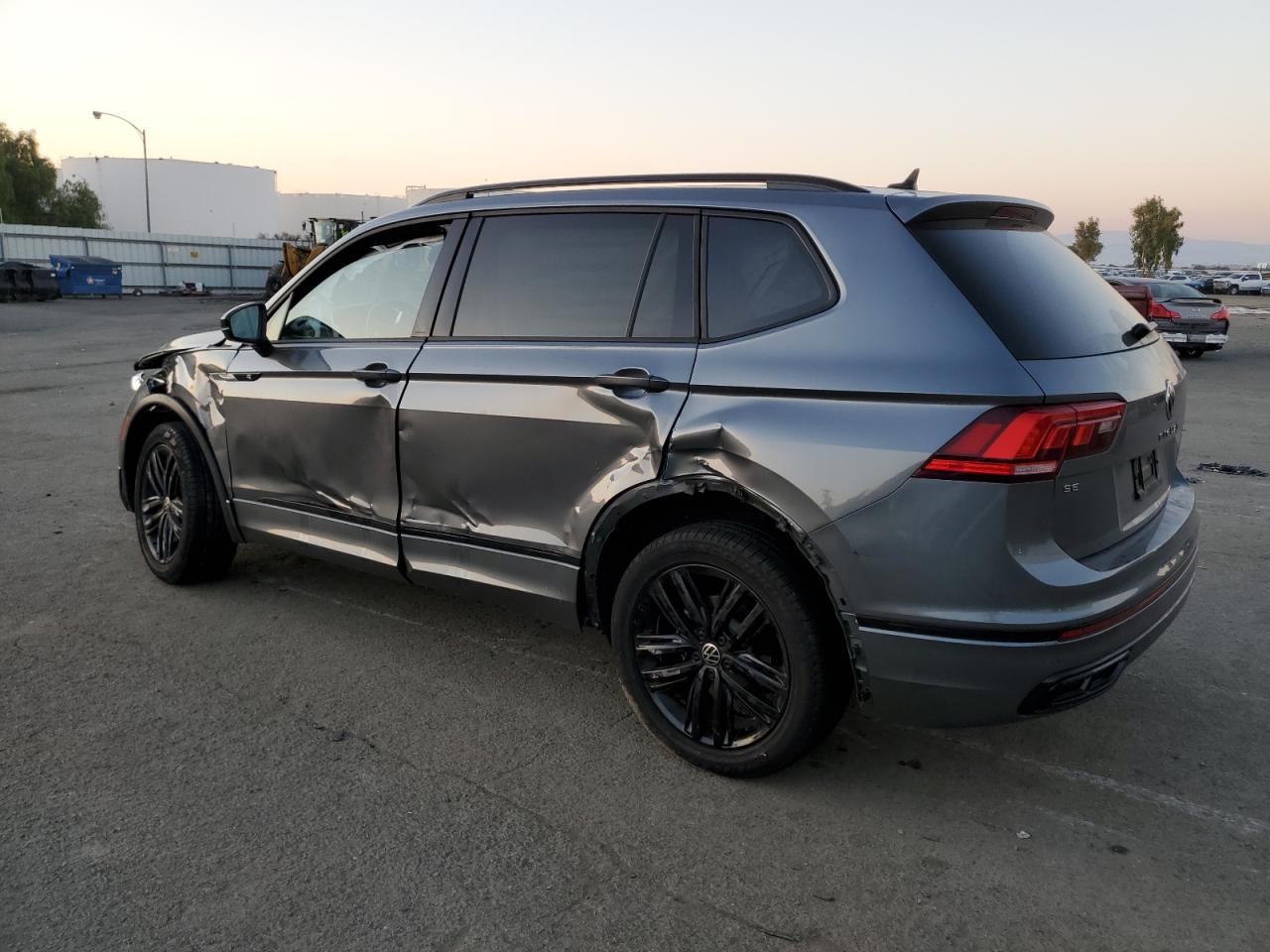 2022 VOLKSWAGEN TIGUAN SE R-LINE BLACK VIN:3VV8B7AXXNM133016