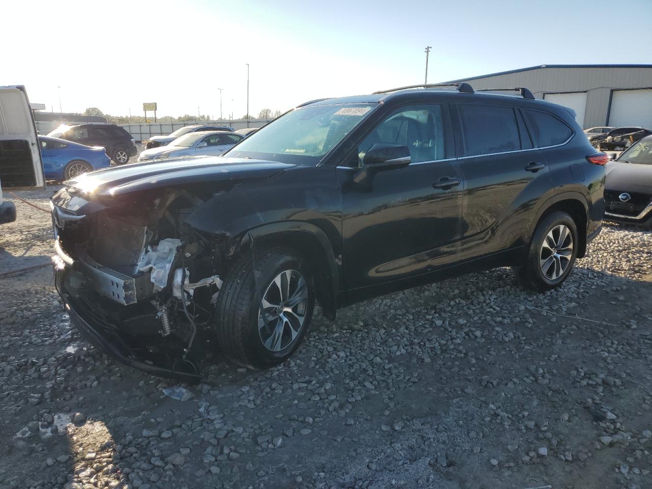 2022 TOYOTA HIGHLANDER XLE VIN:5TDGZRBH0NS588630