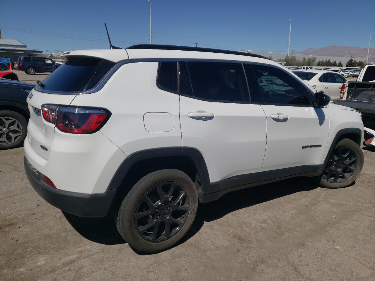 2022 JEEP COMPASS LATITUDE LUX VIN:3C4NJDFB9NT126256