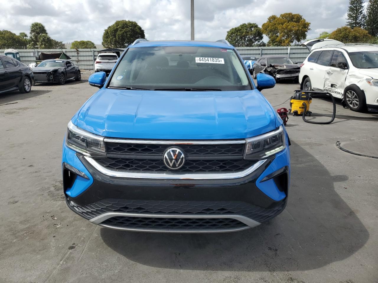 2022 VOLKSWAGEN TAOS SE VIN:3VVTX7B29NM061028