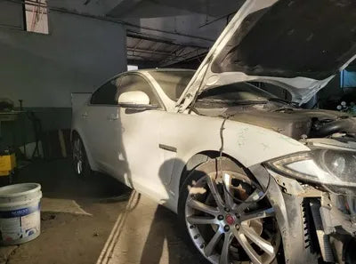 2014 Jaguar XF VIN:
