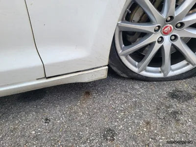 2016 Jaguar XJ SAJAA229XGNV99979 VIN:SAJAA229XGNV99979