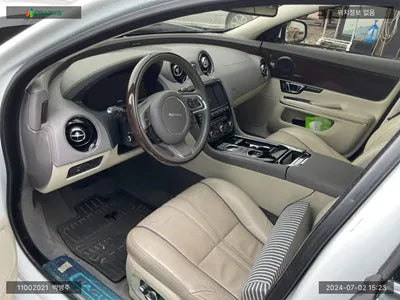 2018 Jaguar XJ SAJAA1290HNW06692 VIN:SAJAA1290HNW06692