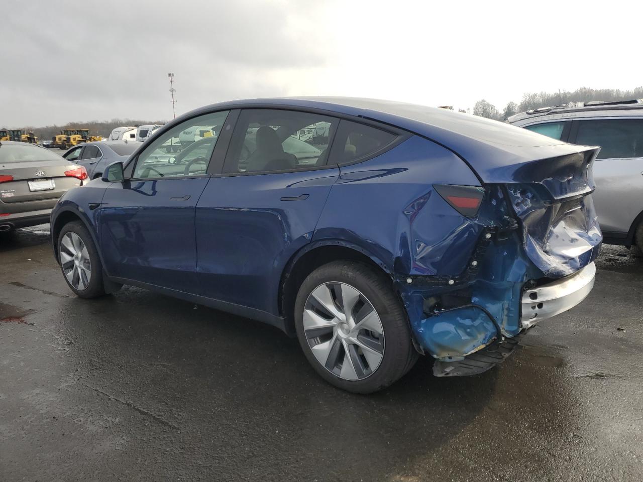 2024 TESLA MODEL Y VIN:7SAYGDEE6RA231851