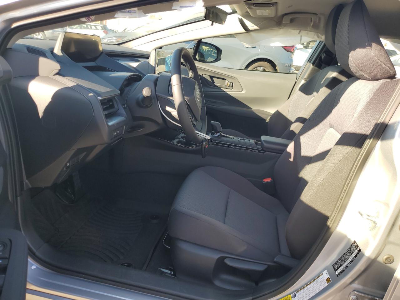 2024 TOYOTA PRIUS LE VIN:JTDACAAU6R3046107