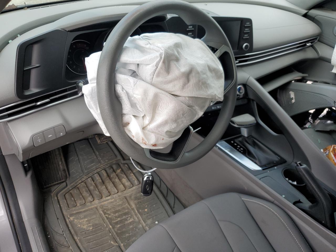 2022 HYUNDAI ELANTRA SEL VIN:KMHLM4AG1NU283928