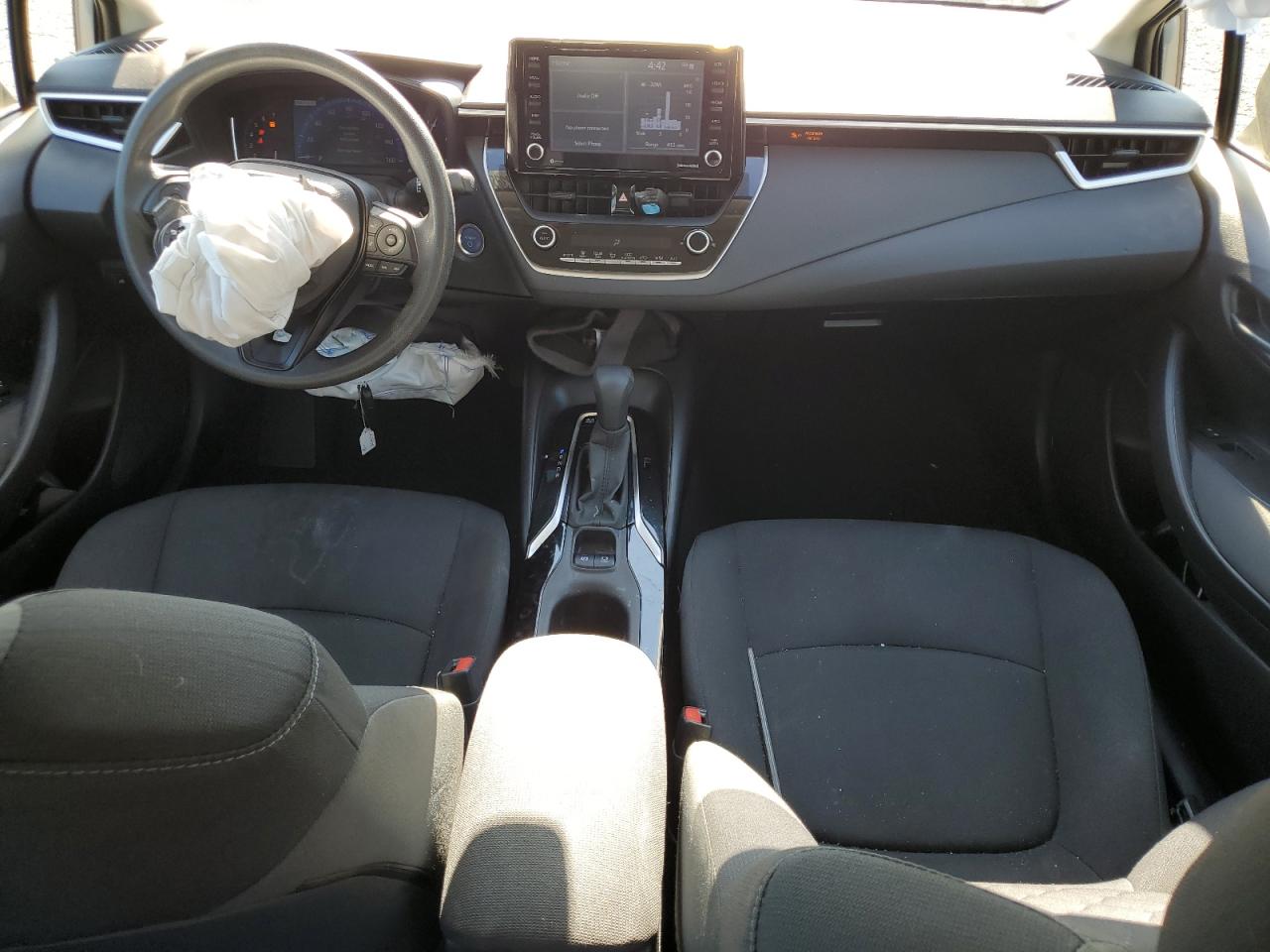 2022 TOYOTA COROLLA LE VIN:JTDEAMDE7NJ055398