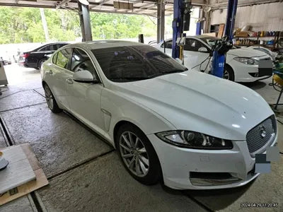 2015 Jaguar XF VIN: