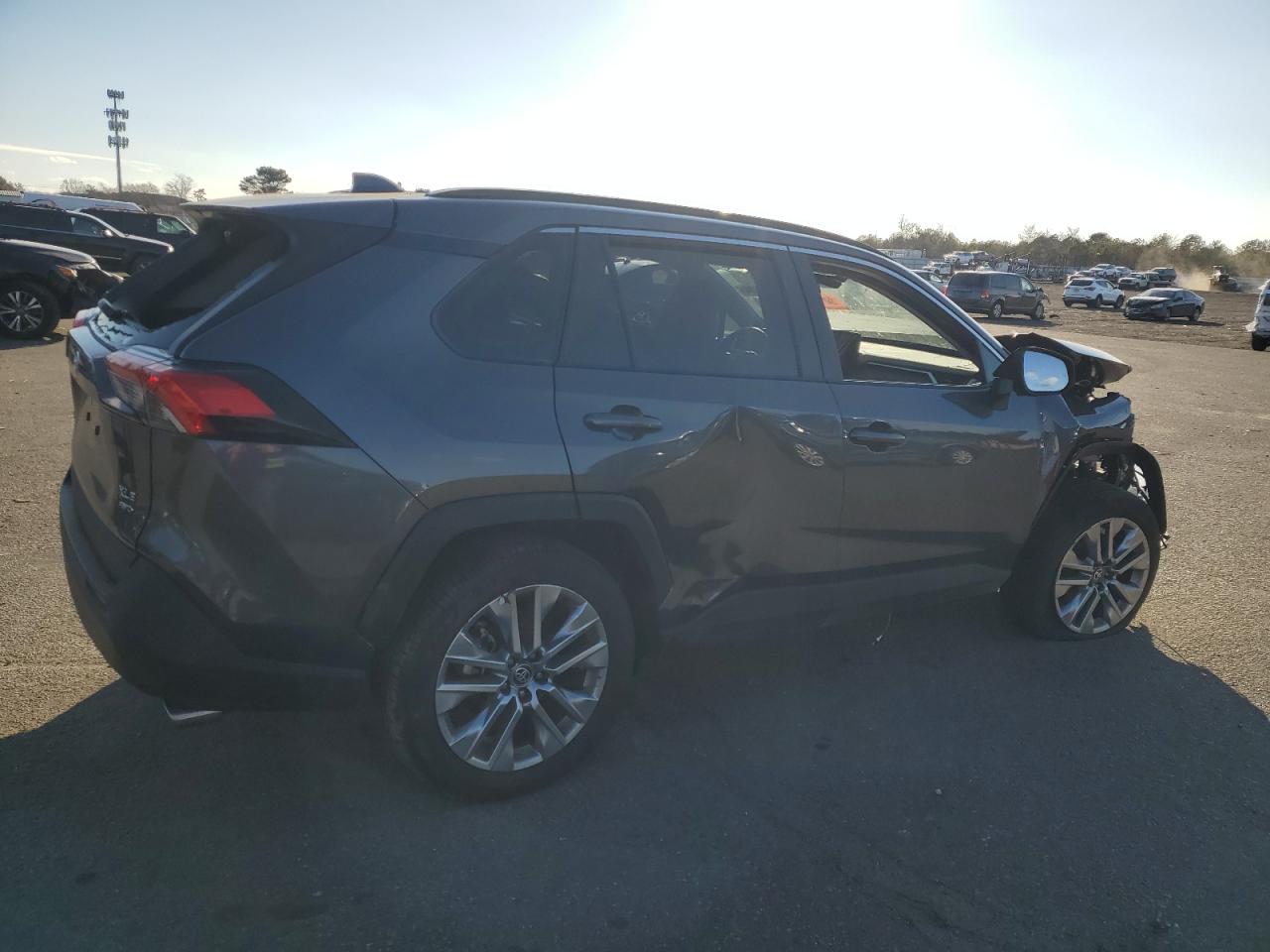 2024 TOYOTA RAV4 XLE PREMIUM VIN:2T3A1RFV4RC432061