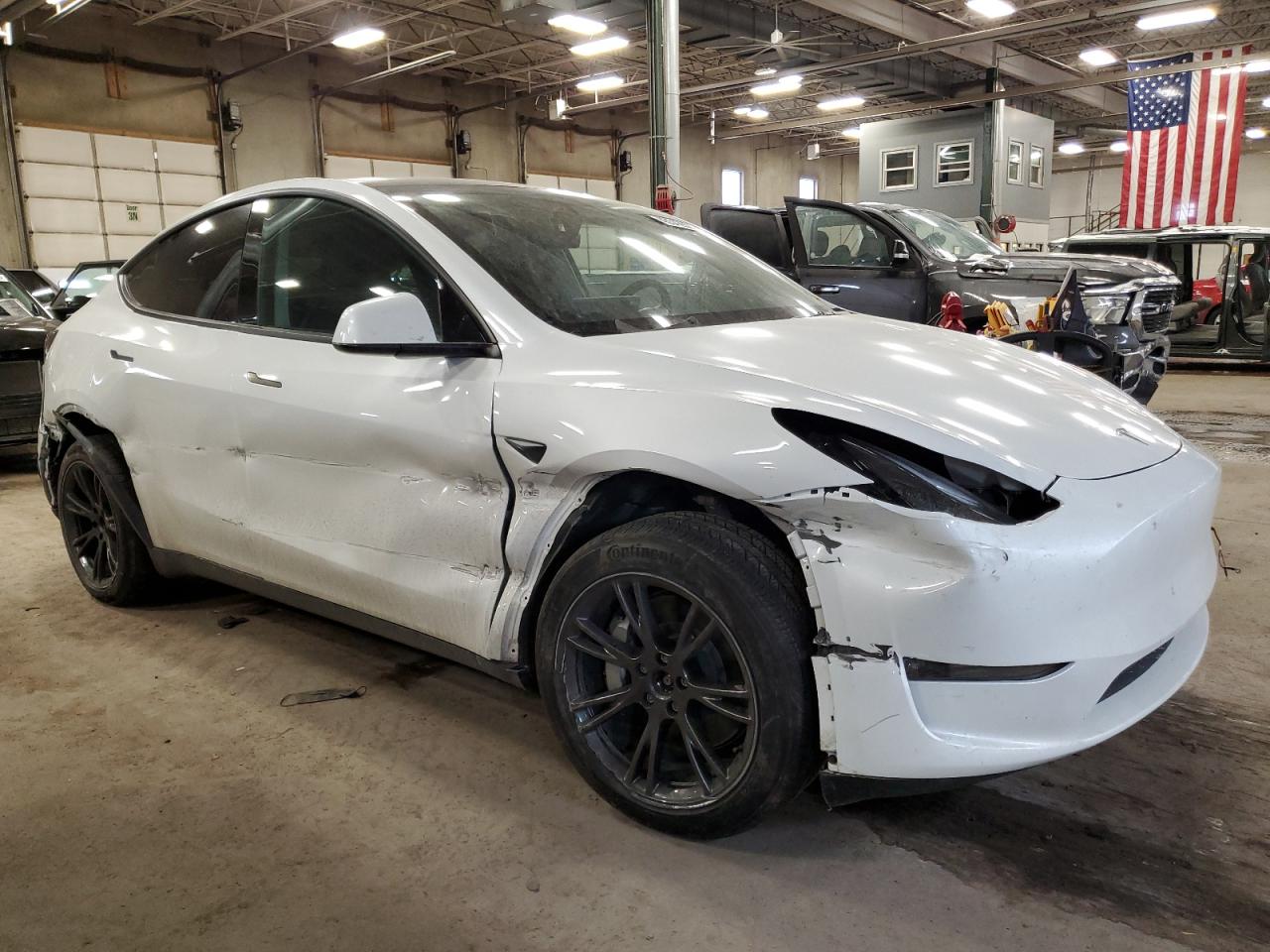 2024 TESLA MODEL Y  VIN:7SAYGDEE5RF191281