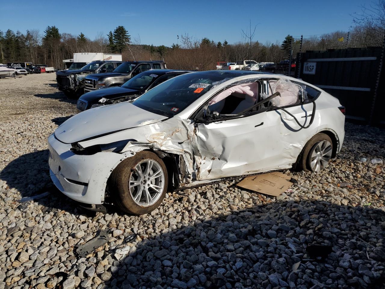 2024 TESLA MODEL Y  VIN:7SAYGAEE9RF077458