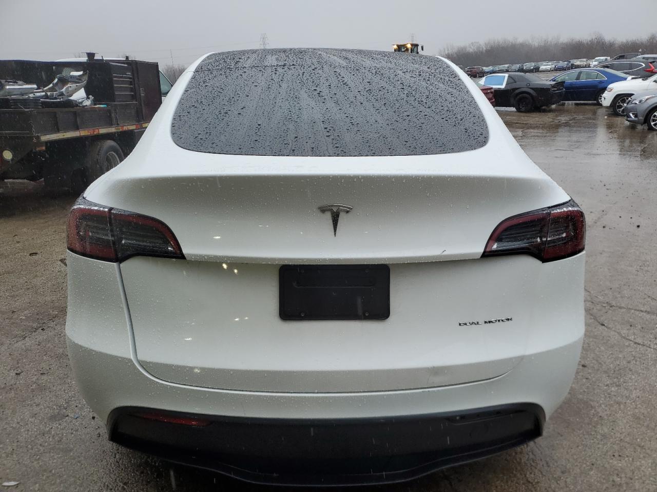 2023 TESLA MODEL Y  VIN:7SAYGDEE2PF890770