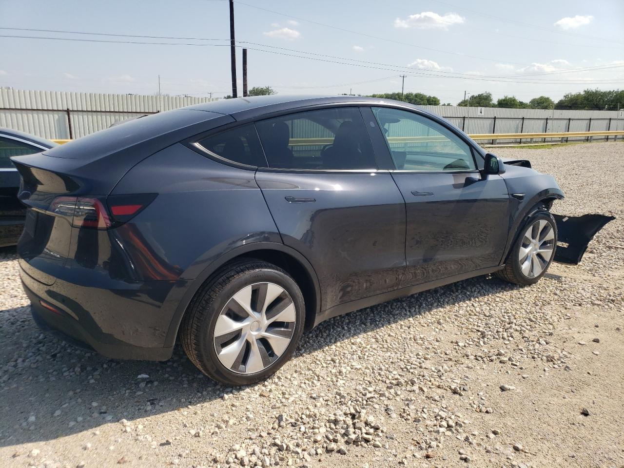 2024 TESLA MODEL Y  VIN:7SAYGDEE8RA278136