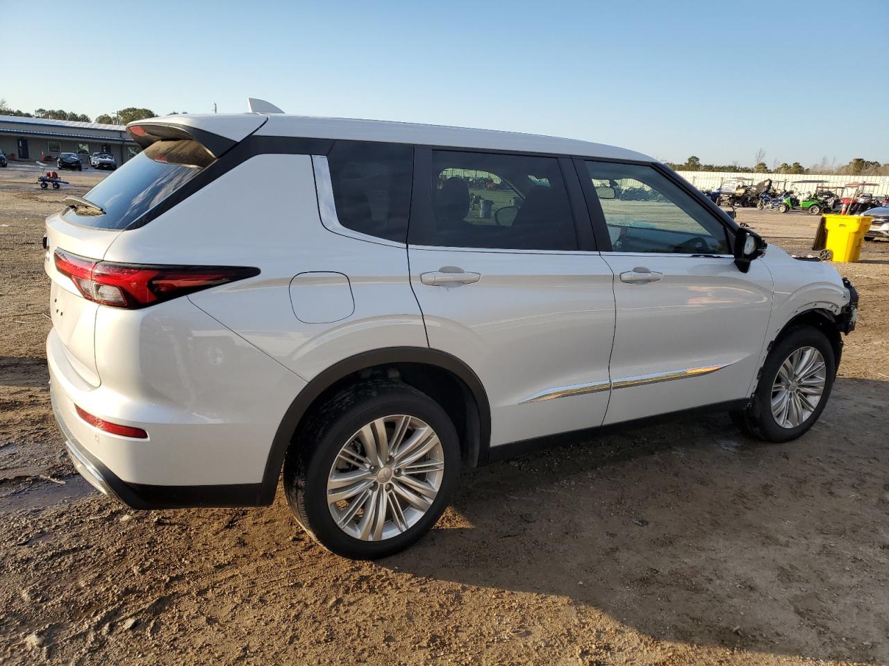 2023 MITSUBISHI OUTLANDER ES VIN:3C4PDDBG5CT246182