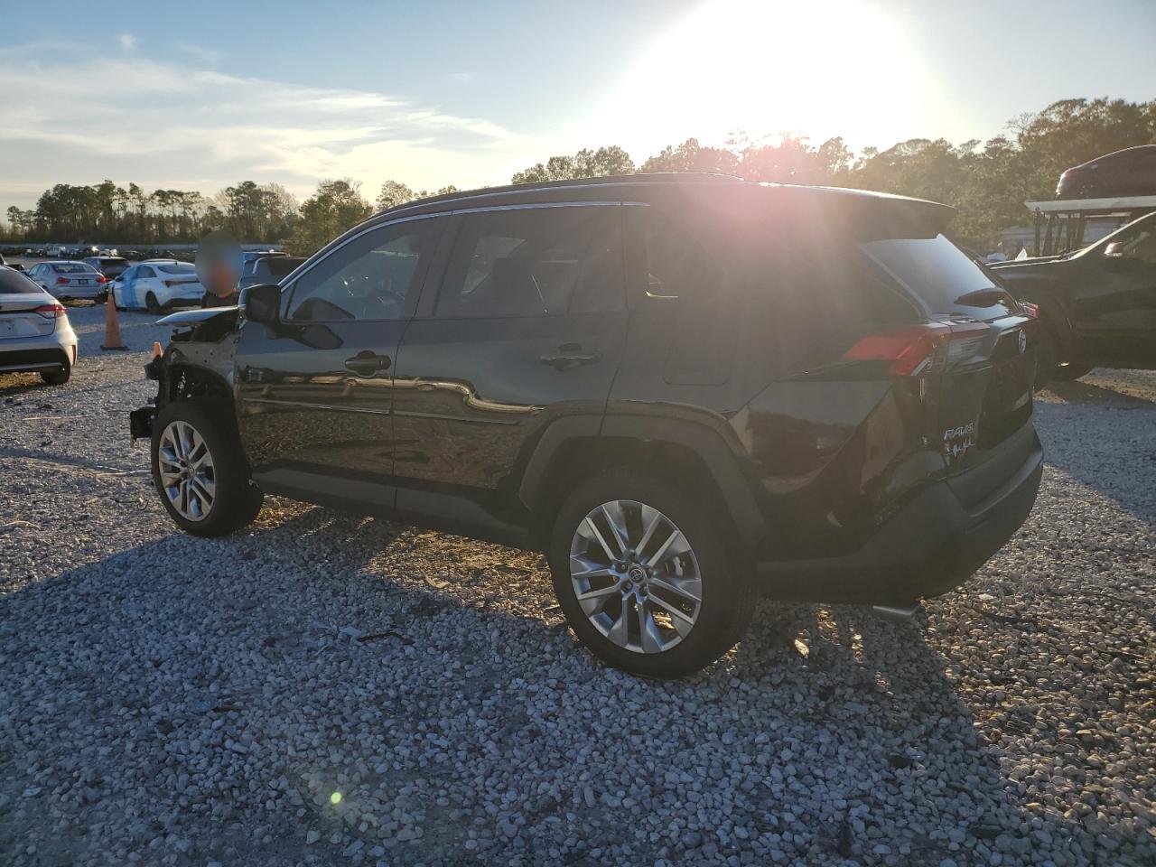 2024 TOYOTA RAV4 XLE PREMIUM VIN:2T3C1RFV5RC276055