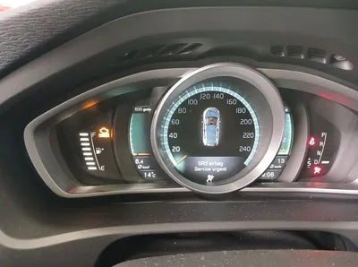 2016 Volvo V40 YV1MV40LDG2315312 VIN:YV1MV40LDG2315312