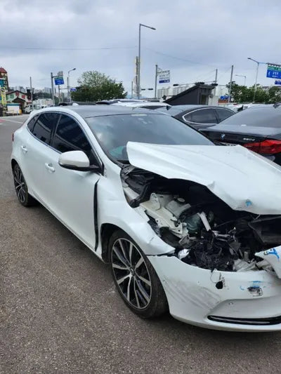 2017 Volvo V40 YV1MVA8KDH2378496 VIN:YV1MVA8KDH2378496