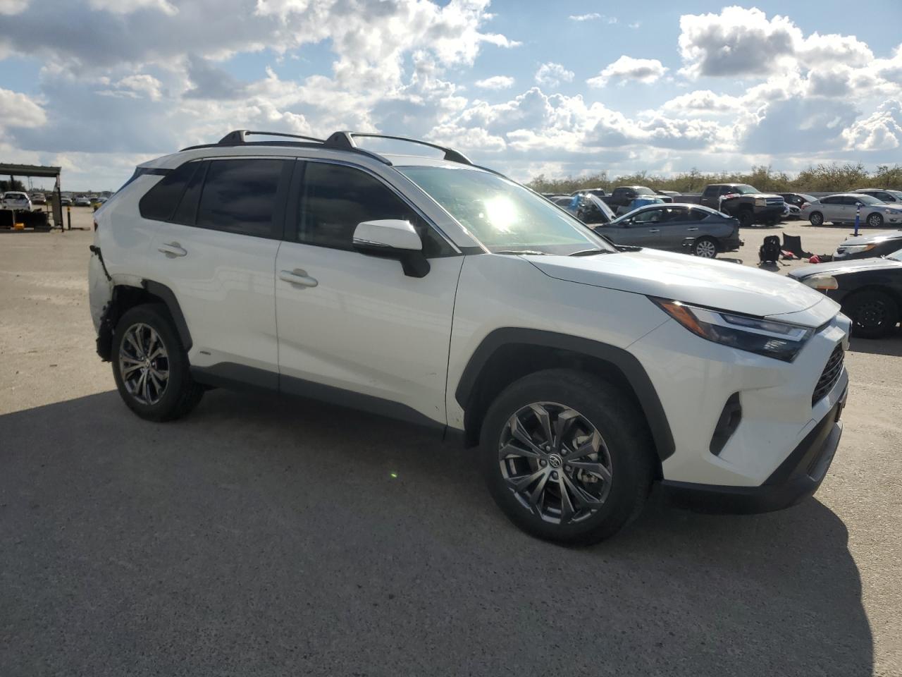 2022 TOYOTA RAV4 XLE PREMIUM VIN:JTMB6RFV5ND528261