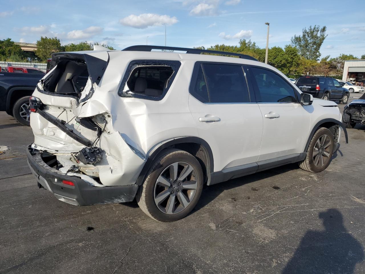 2024 HONDA PILOT TOURING VIN:5FNYG2H76RB008887