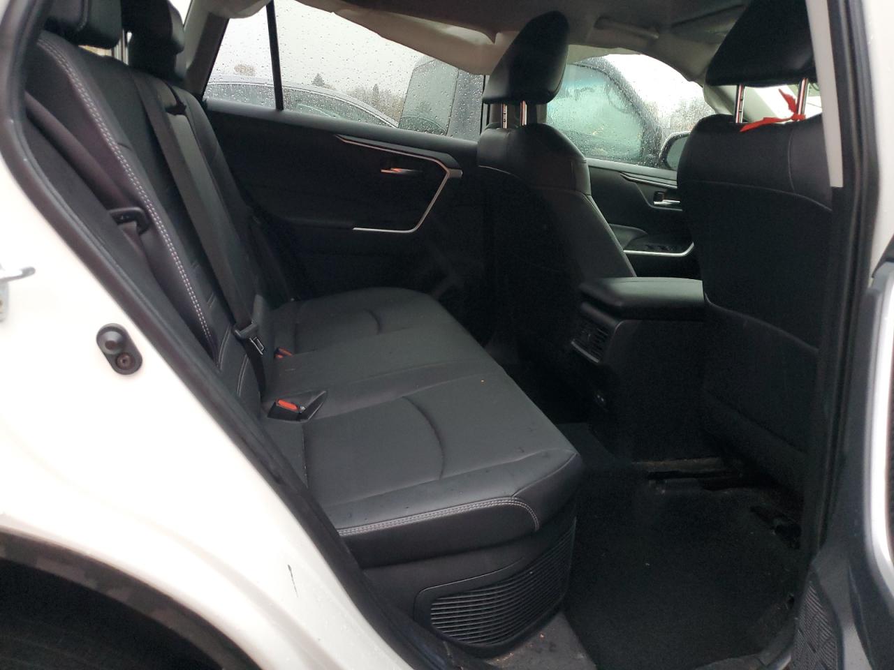 2022 TOYOTA RAV4 XLE PREMIUM VIN:JTMB6RFV9ND529574