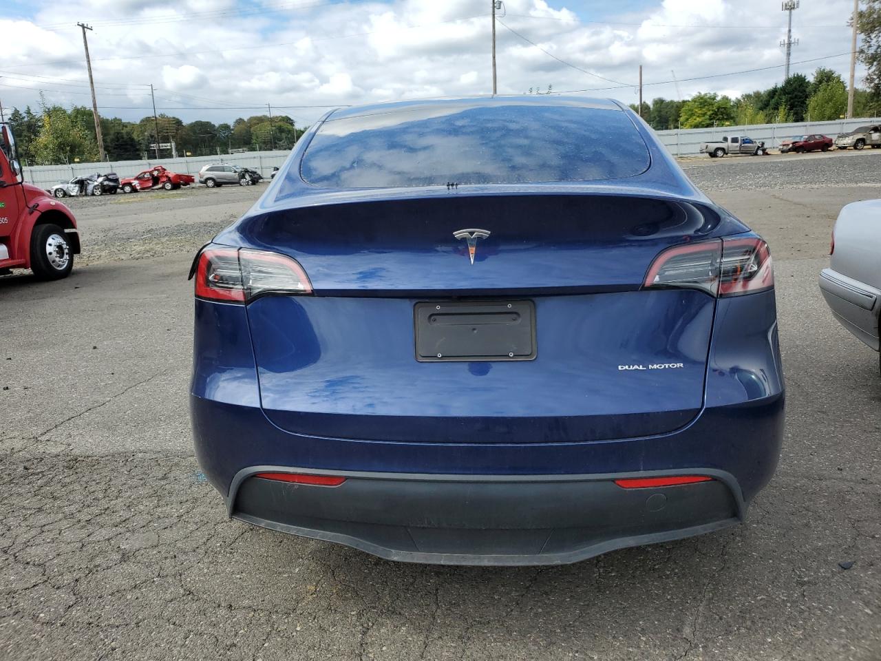 2023 TESLA MODEL Y  VIN:7SAYGDEE2PF592137