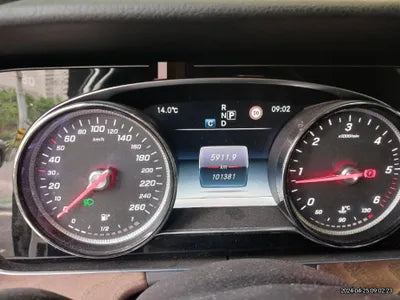 2016 Mercedes-Benz E 220 VIN: