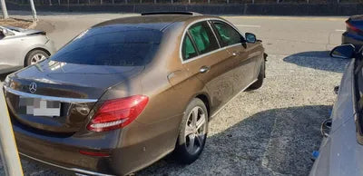 2016 Mercedes-Benz E 220 VIN: