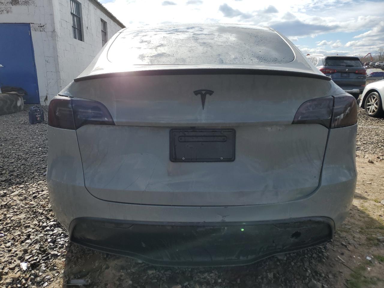 2023 TESLA MODEL Y  VIN:7SAYGDEF0PF661948