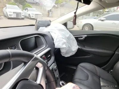 2019 Volvo V40 YV1MZ72K0K2185735 VIN:YV1MZ72K0K2185735