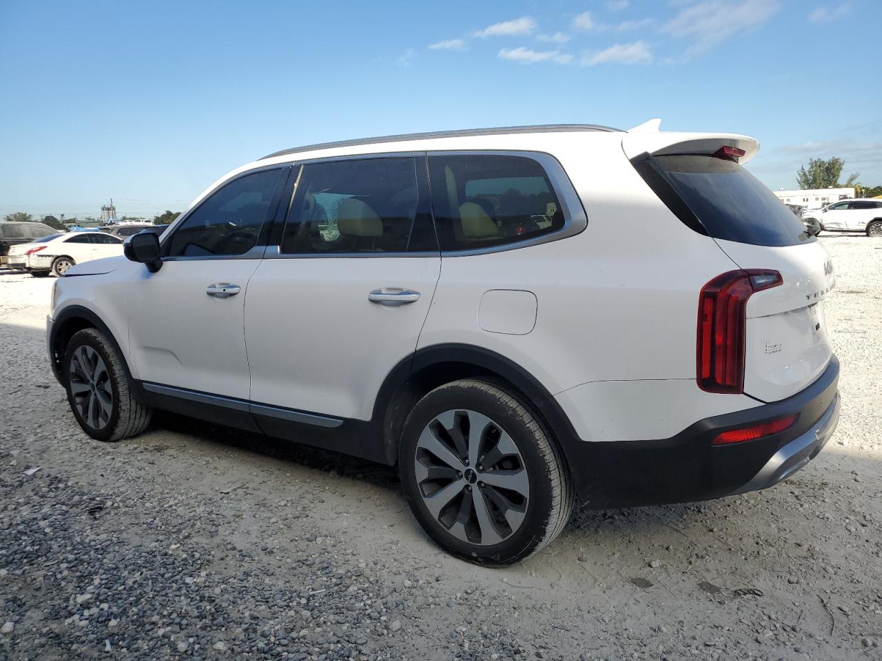 2022 KIA TELLURIDE S VIN:5XYP64HC5NG235207
