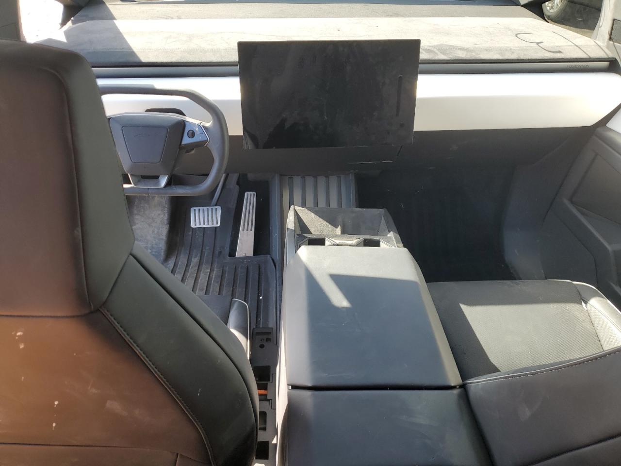 2024 TESLA CYBERTRUCK  VIN:7G2CEHEEXRA017494