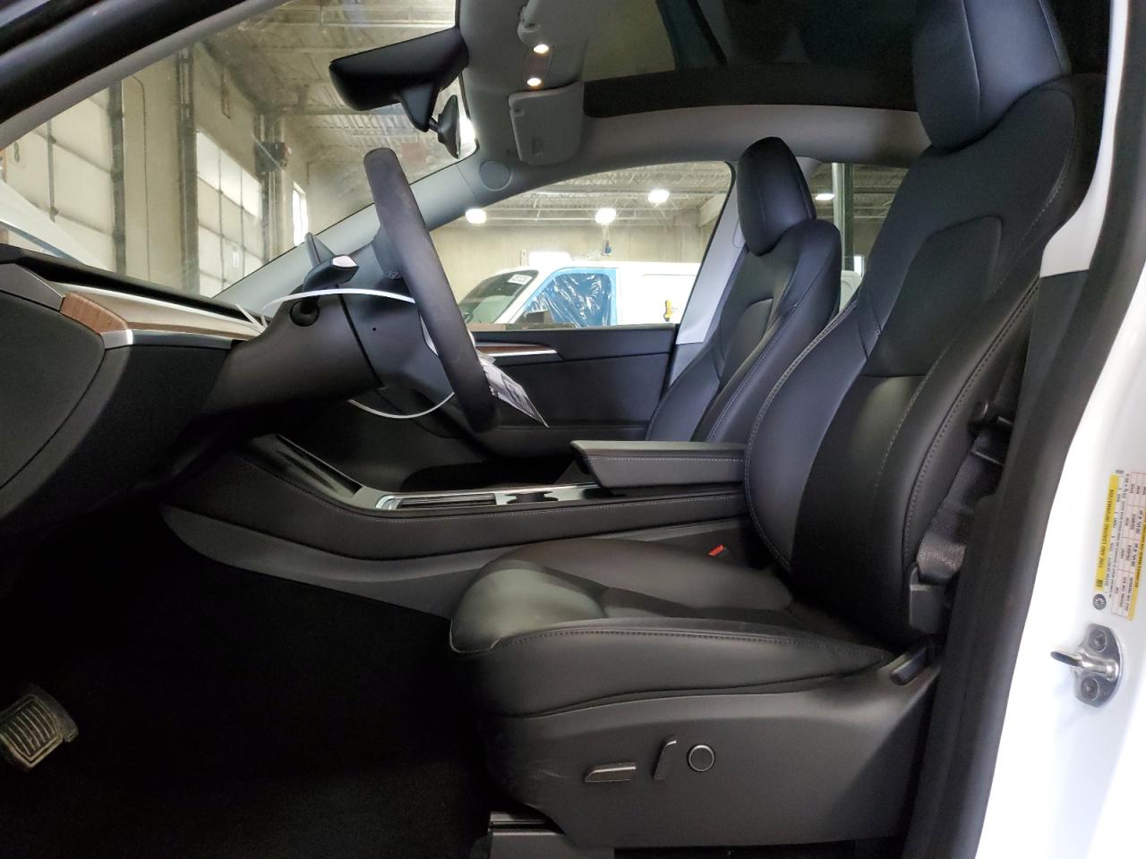 2024 TESLA MODEL Y  VIN:7SAYGDEE5RF191281