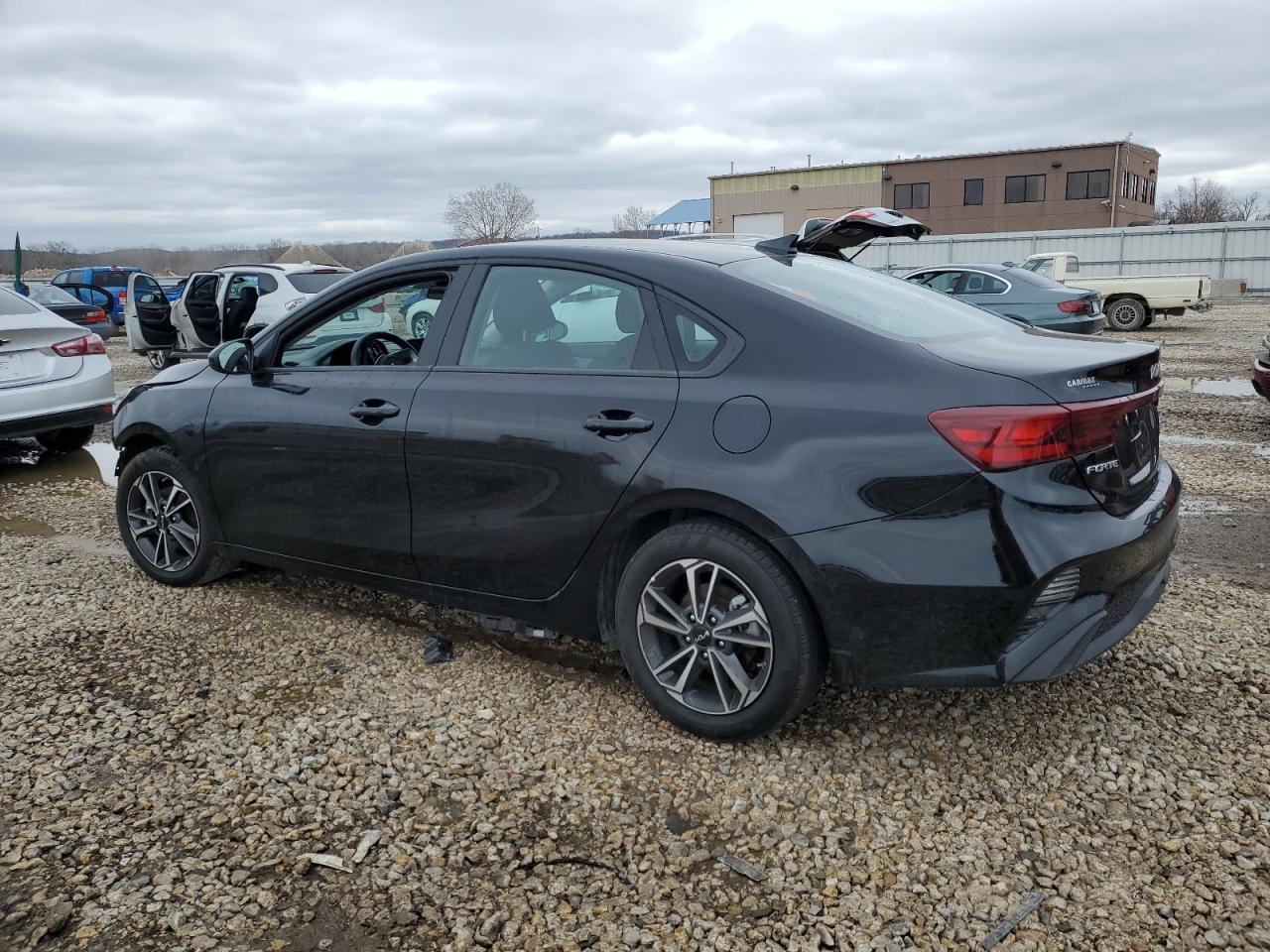 2023 KIA FORTE LX VIN:3KPF24AD4PE582635