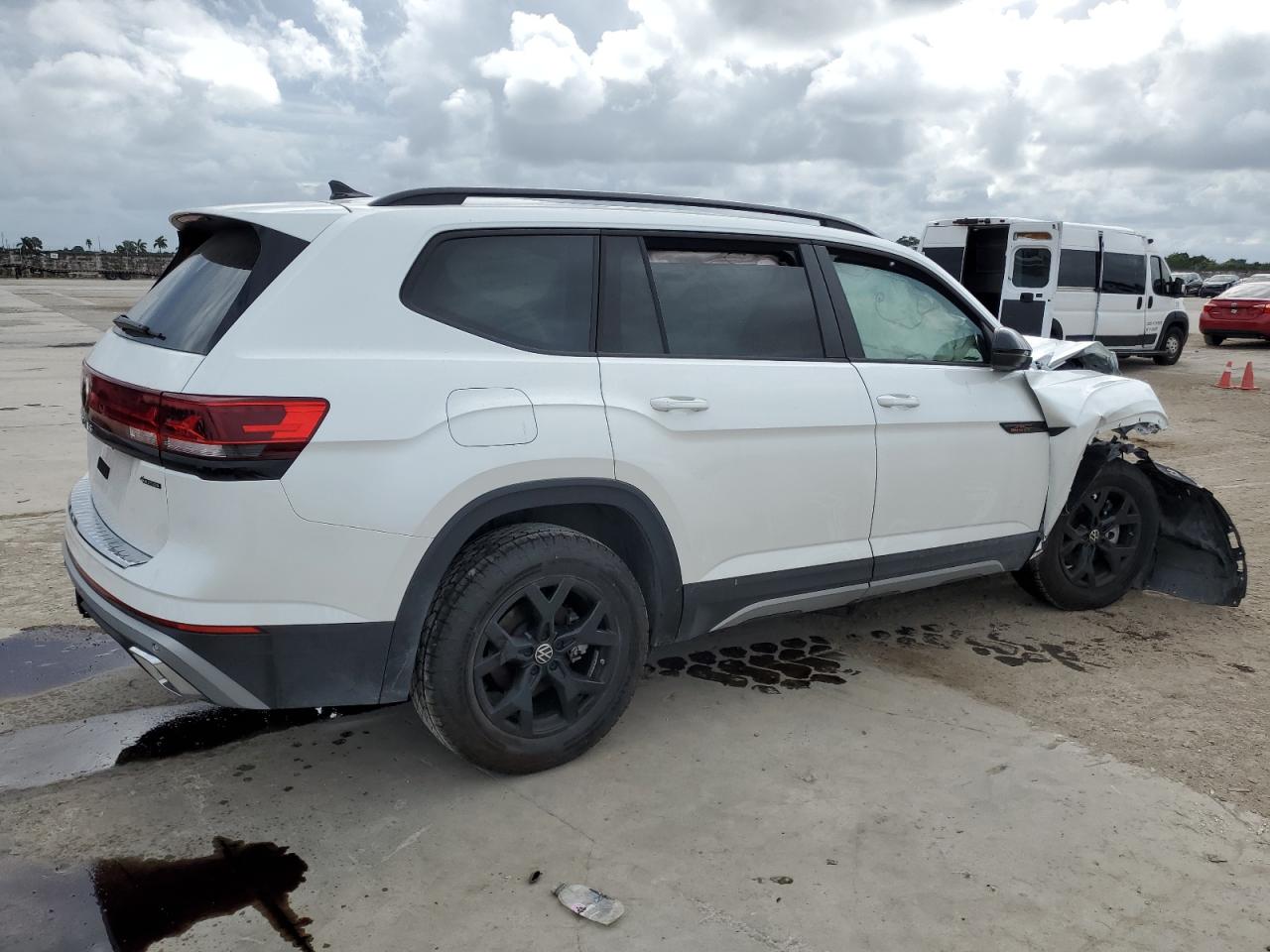 2024 VOLKSWAGEN ATLAS PEAK EDITION SEL VIN:1V2GR2CA7RC550827