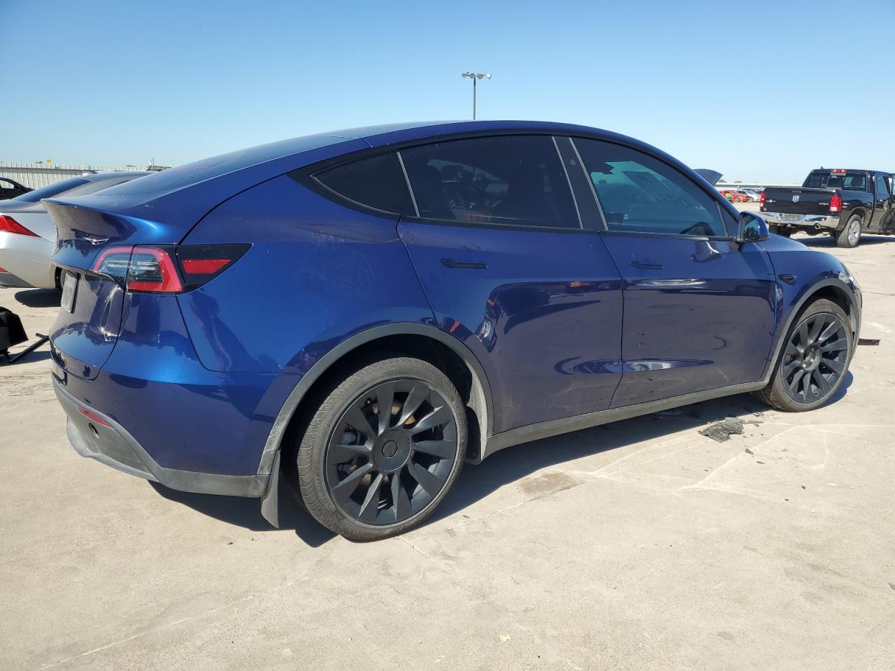 2023 TESLA MODEL Y  VIN:7SAYGDED4PF962933